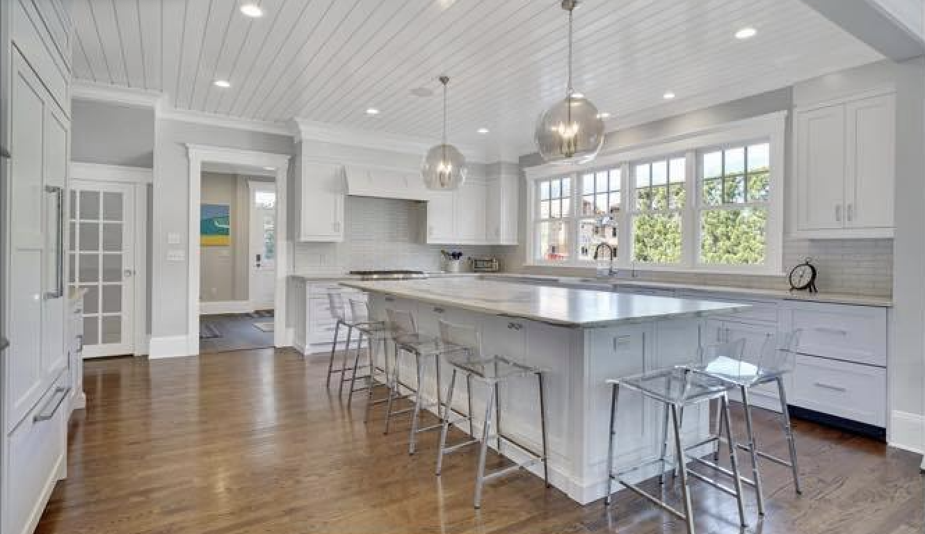 Top Knotch Cabinetry Kitchen